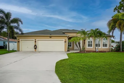 5467 NW Crooked Street Port St Lucie FL 34986
