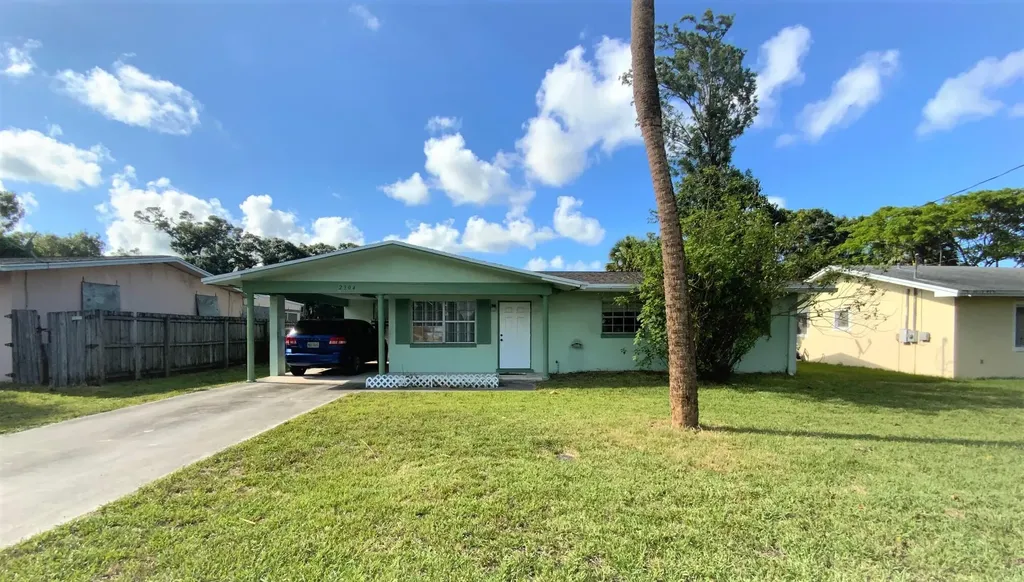 2304 Georgia Avenue Fort Pierce FL 34950