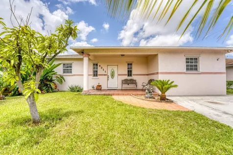 4211 SW 28th Street West Park FL 33023