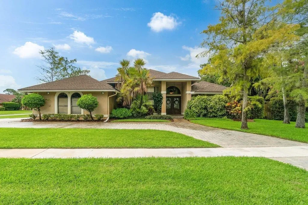 1294 Brampton Cove Wellington FL 33414