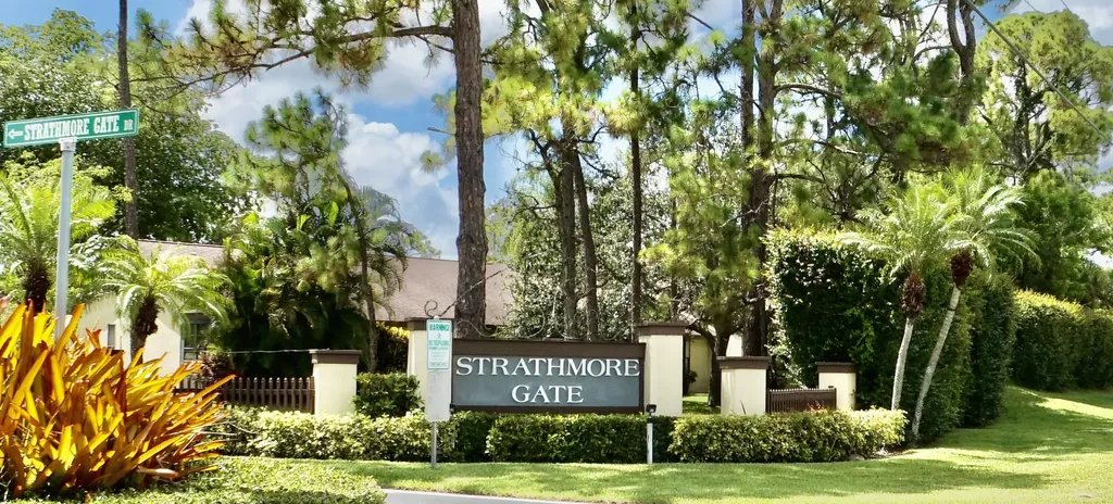9 Bay Cedar Court Royal Palm Beach FL 33411