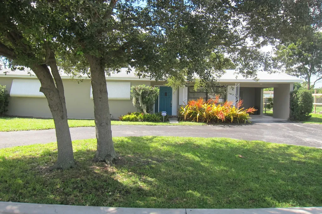 941 Woodland Avenue Haverhill FL 33415