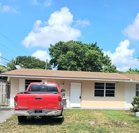 1700 SW 70th Avenue North Lauderdale FL 33068