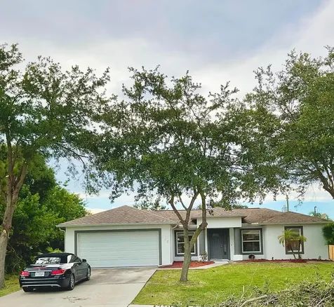 137 SW Thornhill Drive Port St Lucie FL 34984