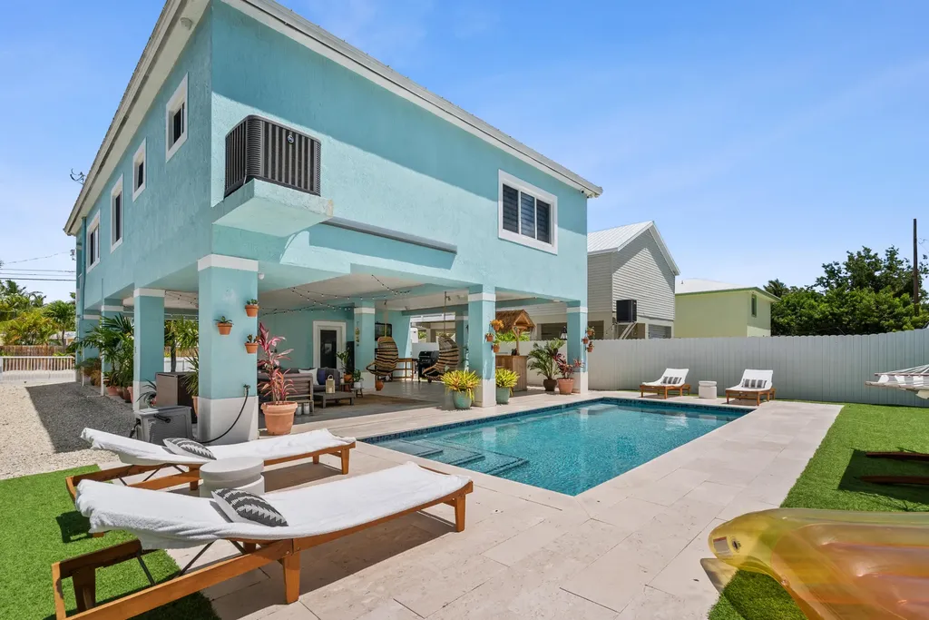 949 Plantation Road Key Largo FL 33037