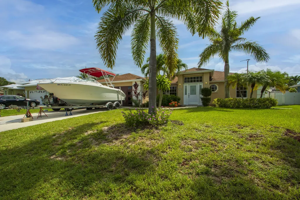 3425 SE Hart Circle Port St Lucie FL 34984