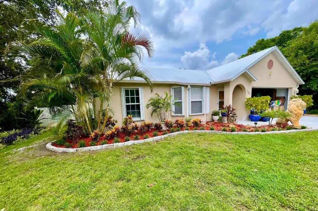 1802 SW Hilola Lane Port St Lucie FL 34953
