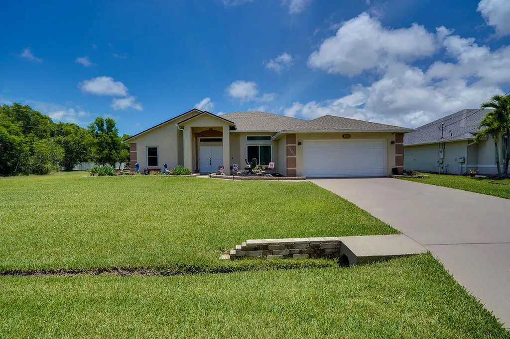 5161 NW Mayfield Lane Port St Lucie FL 34983