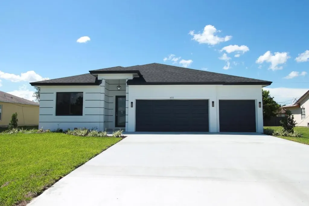 655 SW Sandbar Terrace Port St Lucie FL 34953