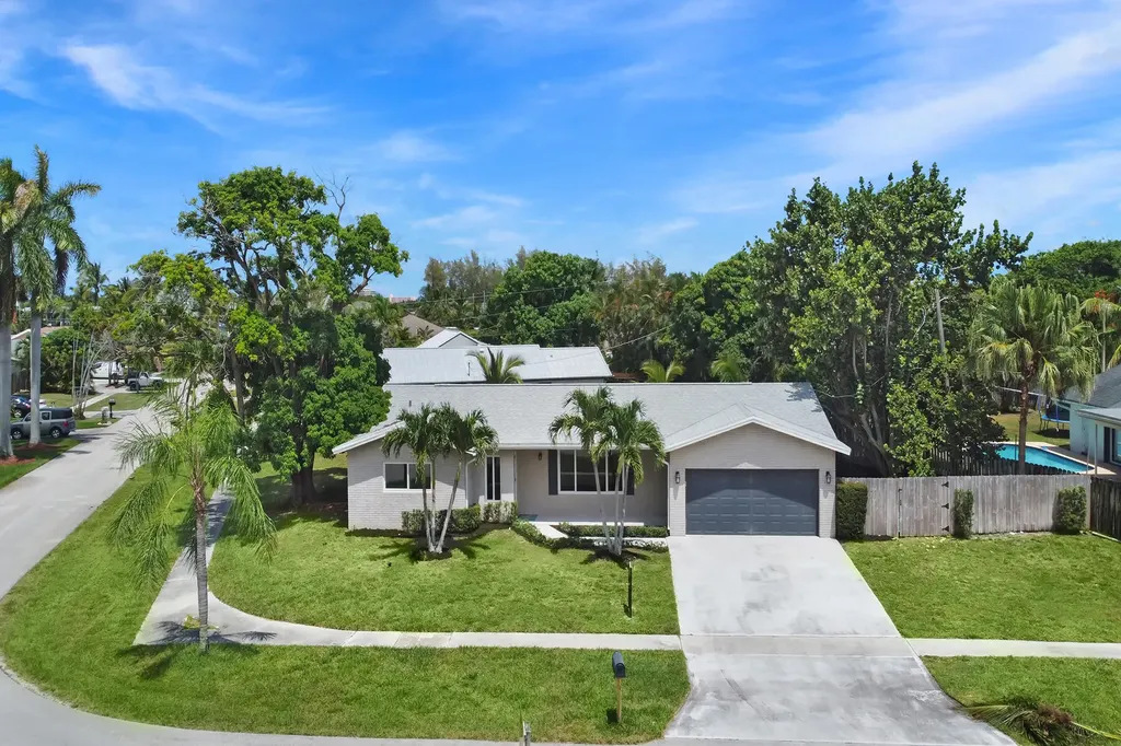 170 Mohigan Circle Boca Raton FL 33487