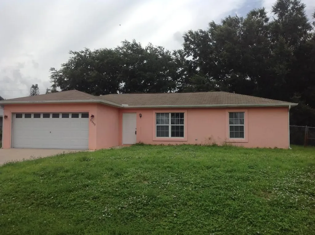 2333 SW Fern Circle Port St Lucie FL 34953