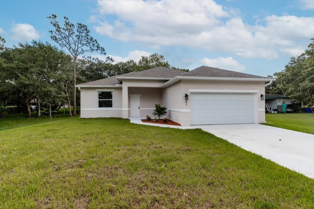 63 S Bay Street Fellsmere FL 32948