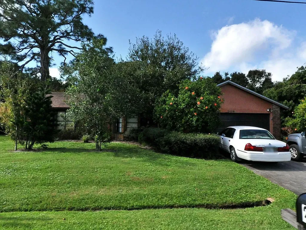 2058 SE Parrot Street Port St Lucie FL 34952