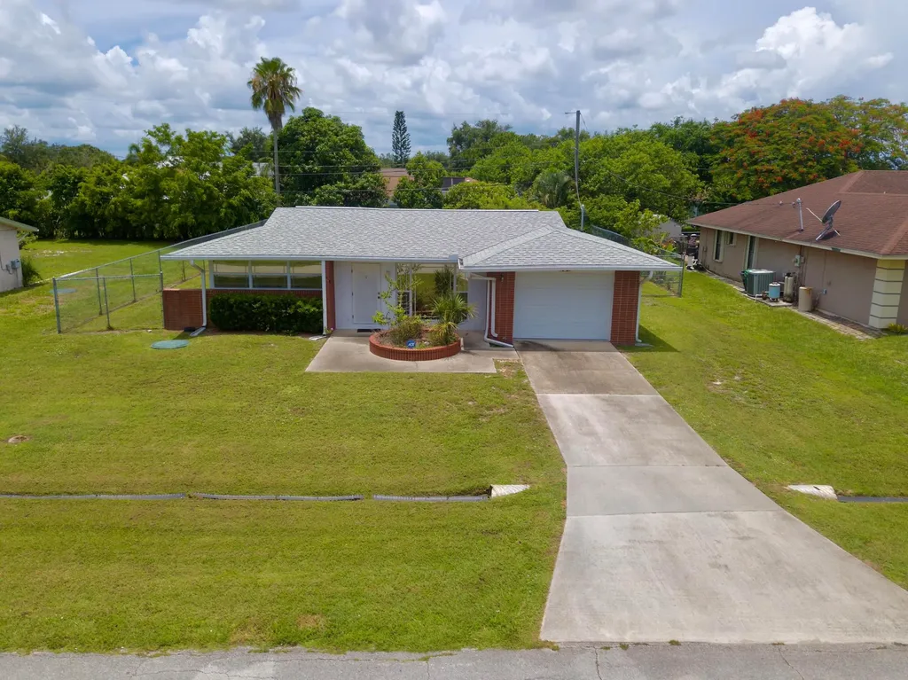 712 SW Hibiscus Street Port St Lucie FL 34983