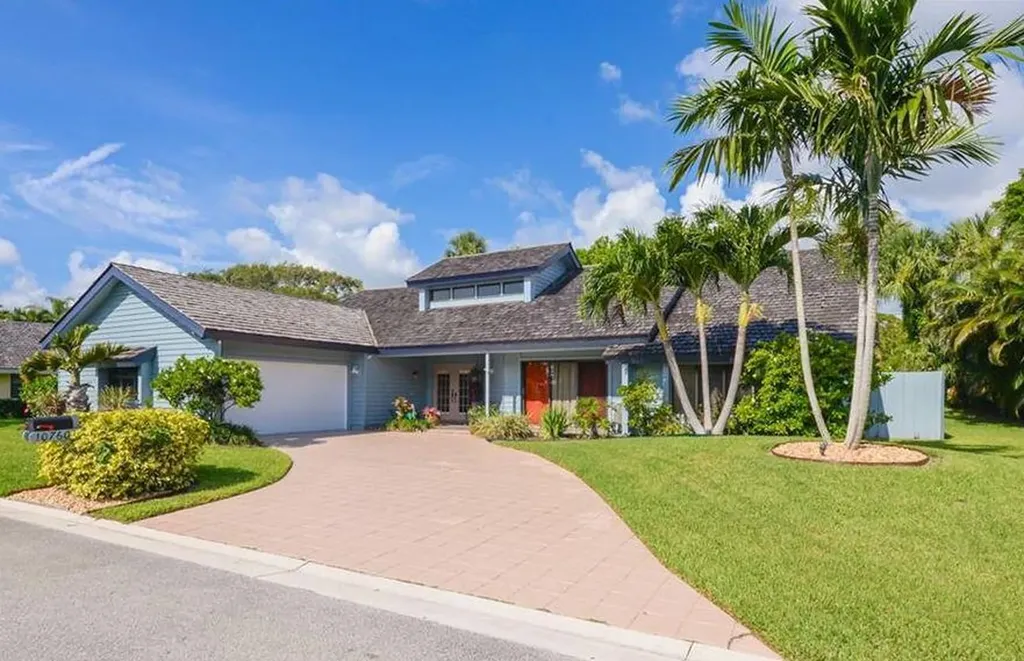 10760 SE Jupiter Narrows Drive Hobe Sound FL 33455