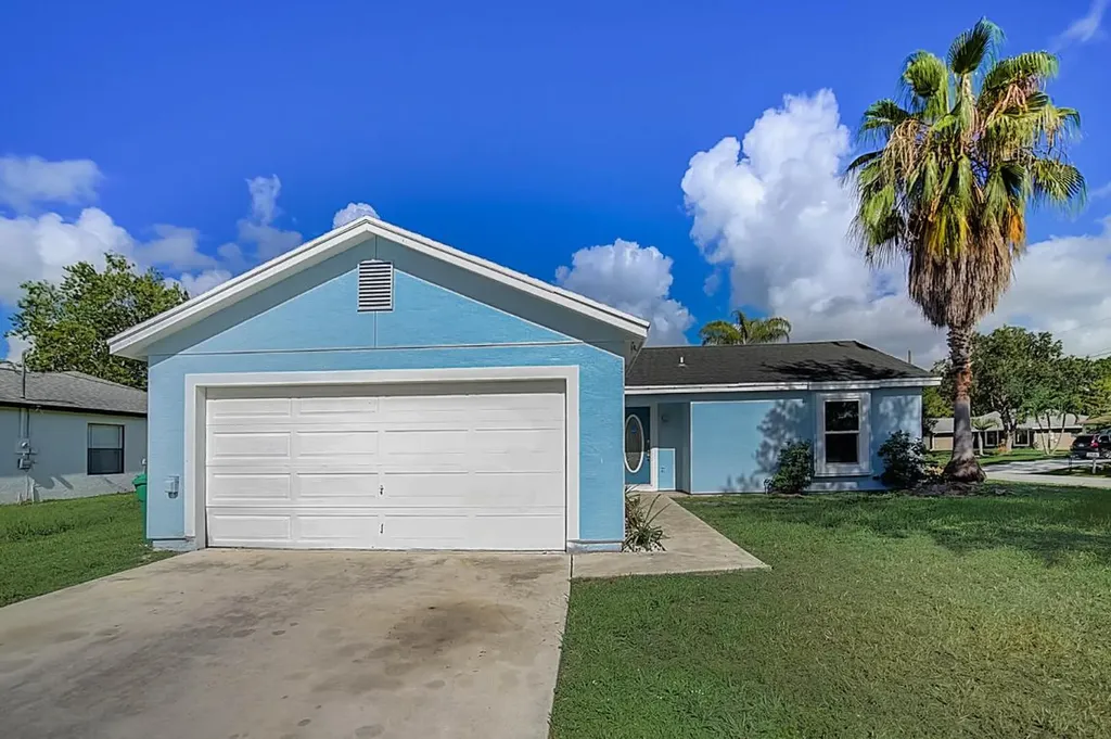 3356 SW Potts Street Port St Lucie FL 34953
