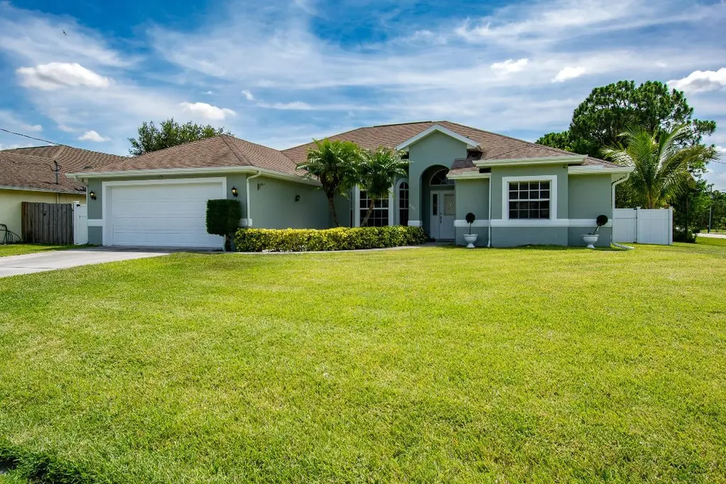 6444 NW Fagan Street Port St Lucie FL 34986