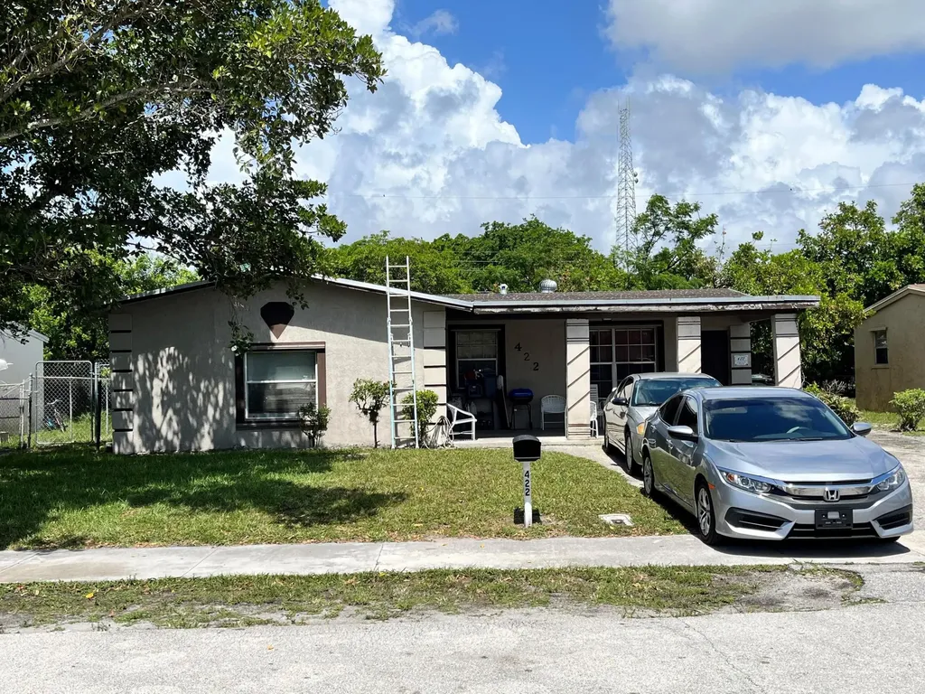 422 SW 15th Avenue Delray Beach FL 33444