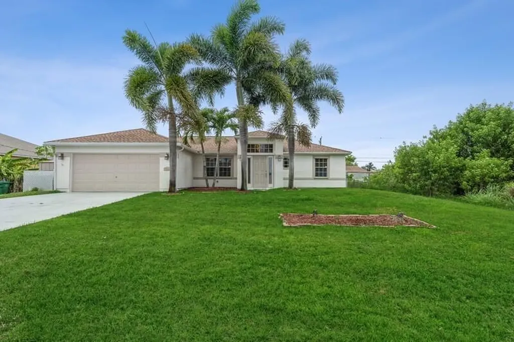 1752 SW Finch Lane Port St Lucie FL 34953