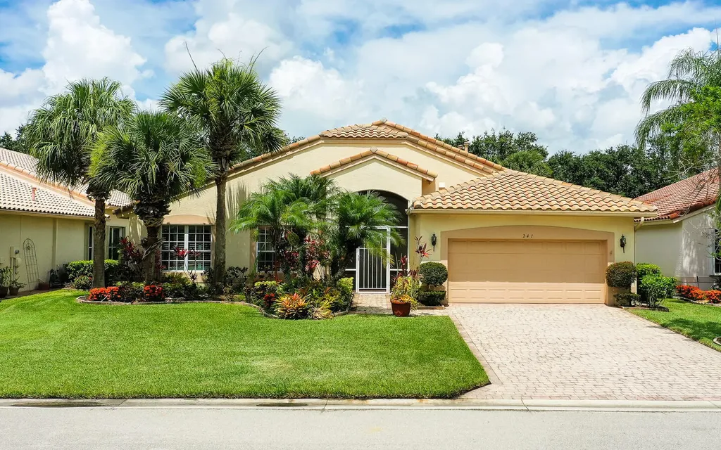 241 NW Liseron Way Port St Lucie FL 34986