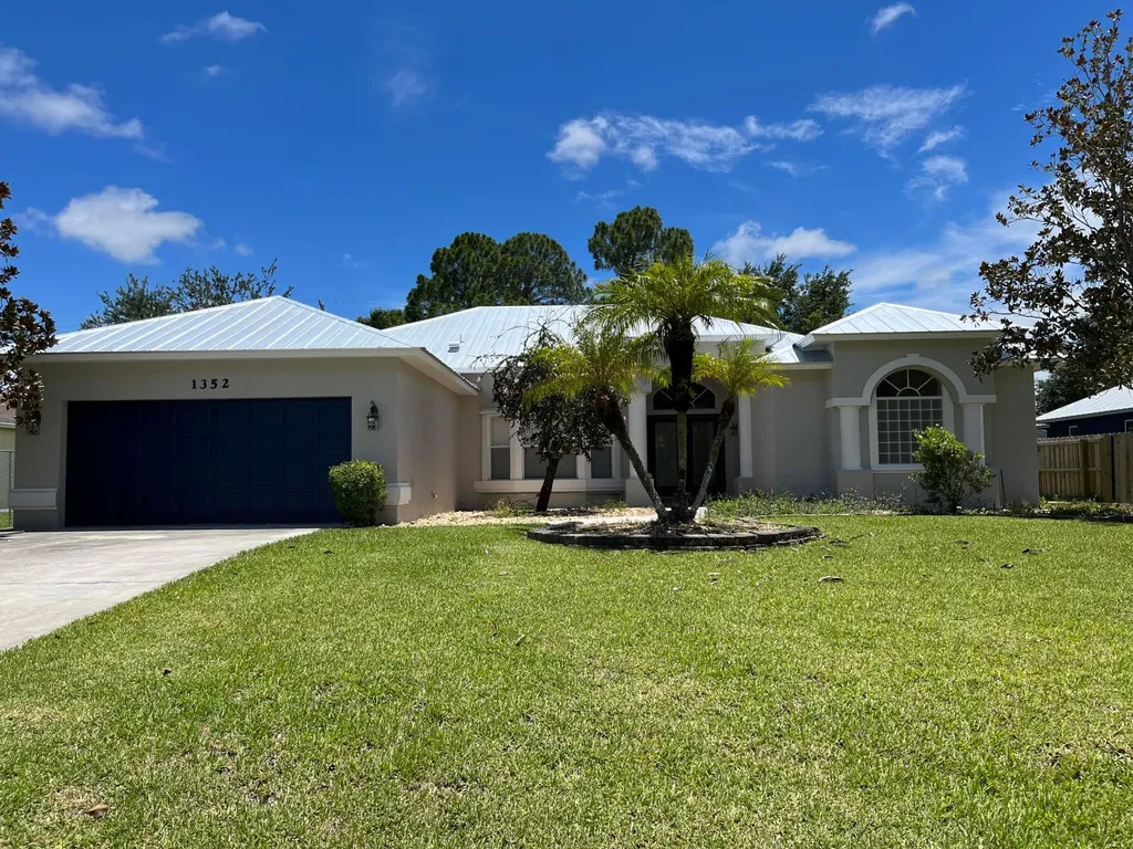 1352 SW Tadlock Avenue Port St Lucie FL 34953