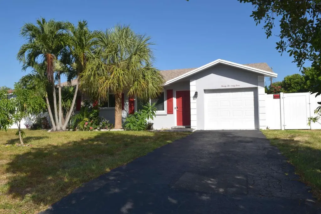 2263 NW 3rd Avenue Boca Raton FL 33431