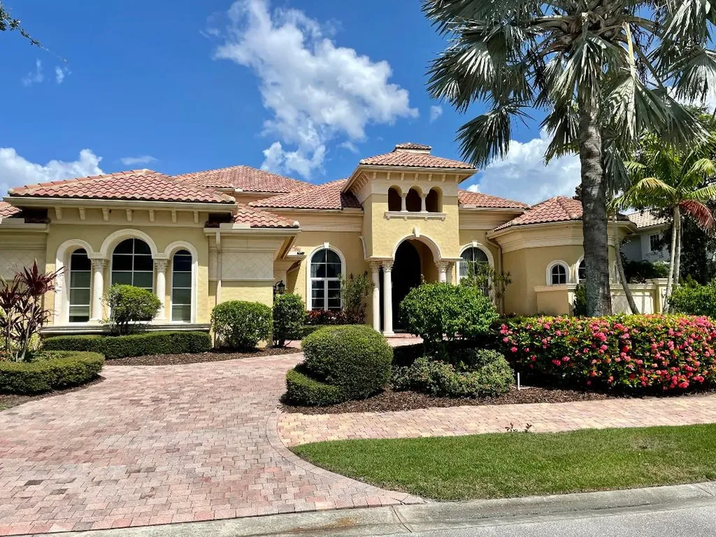 118 SE Rio Casarano Port St Lucie FL 34984