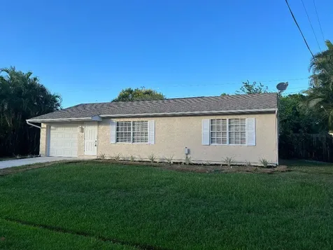 2289 SE Friendship Street Port St Lucie FL 34952