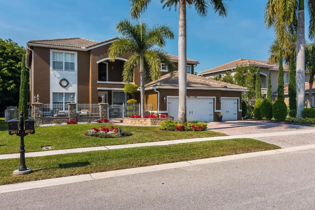 6813 Finamore Circle Lake Worth FL 33467