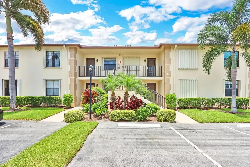 102 Pinecrest Circle Jupiter FL 33458