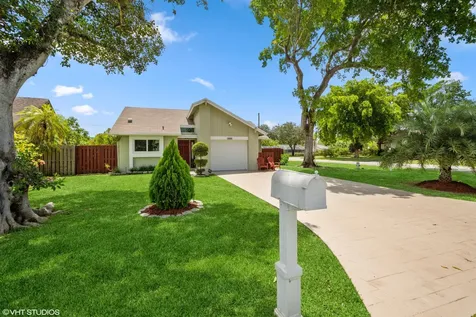3885 NW 73rd Terrace Coral Springs FL 33065