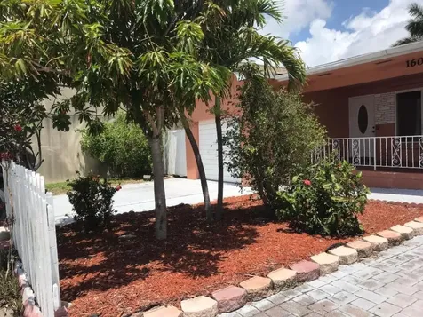 1609 Siesta Street Lantana FL 33462