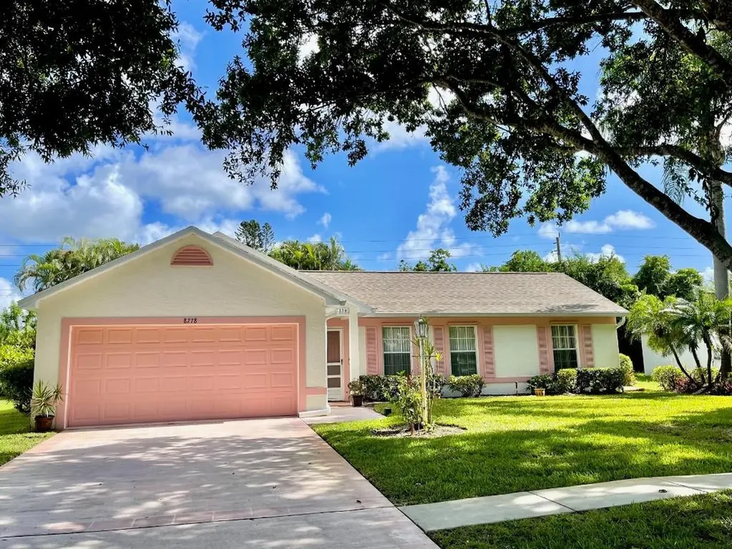 8278 Sandpine Circle Port St Lucie FL 34952