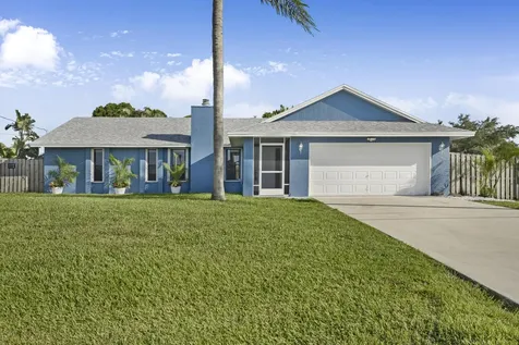 862 SE Atlantus Avenue Port St Lucie FL 34983