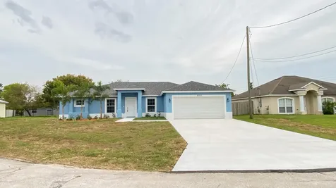 1699 SE Grapeland Avenue Port St Lucie FL 34952