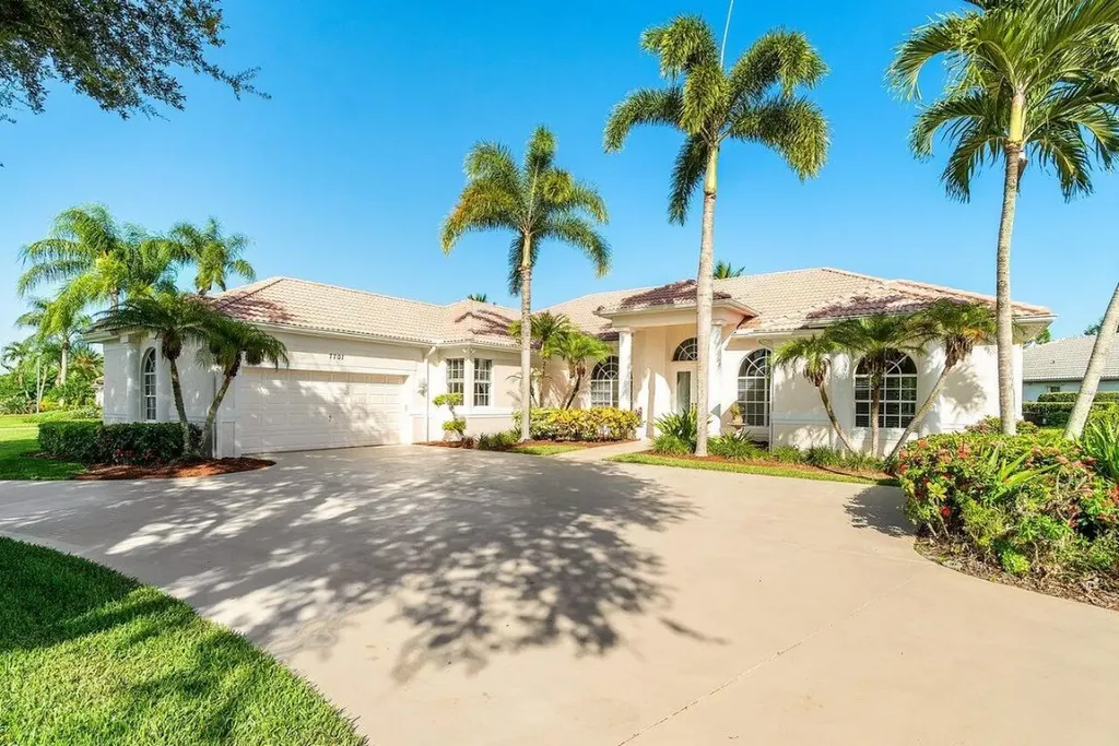 7701 SE Double Tree Drive Hobe Sound FL 33455