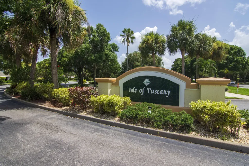 332 NW Tuscany Court Port St Lucie FL 34986