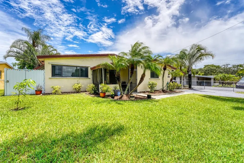 7160 Scott Street Hollywood FL 33024