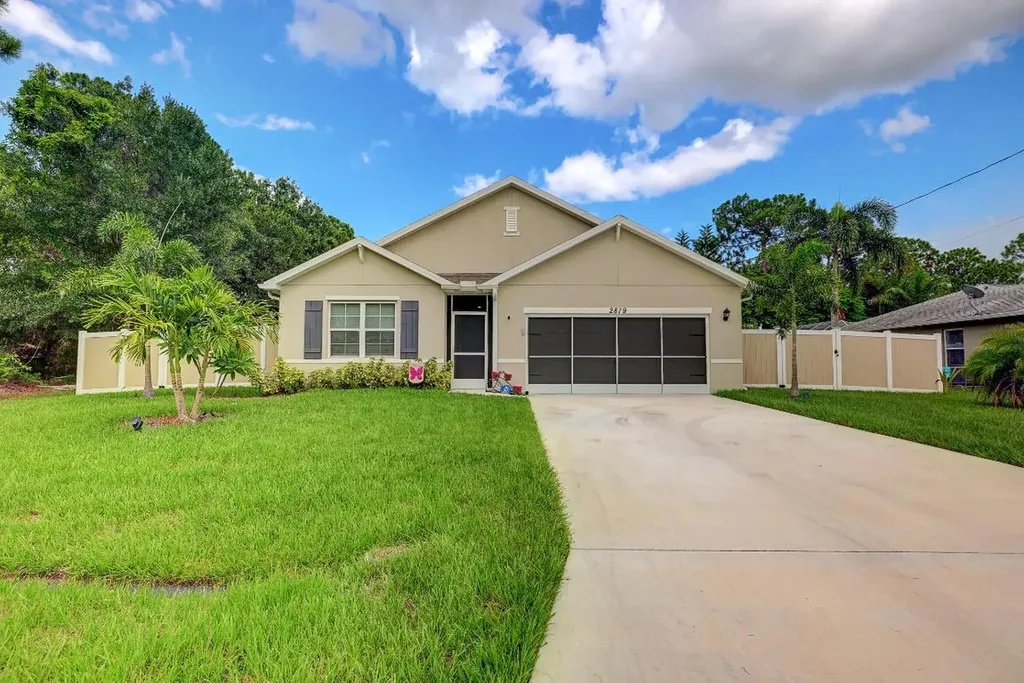 2819 SW East Louise Circle Port St Lucie FL 34953