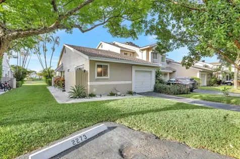2273 Discovery Circle W Deerfield Beach FL 33442