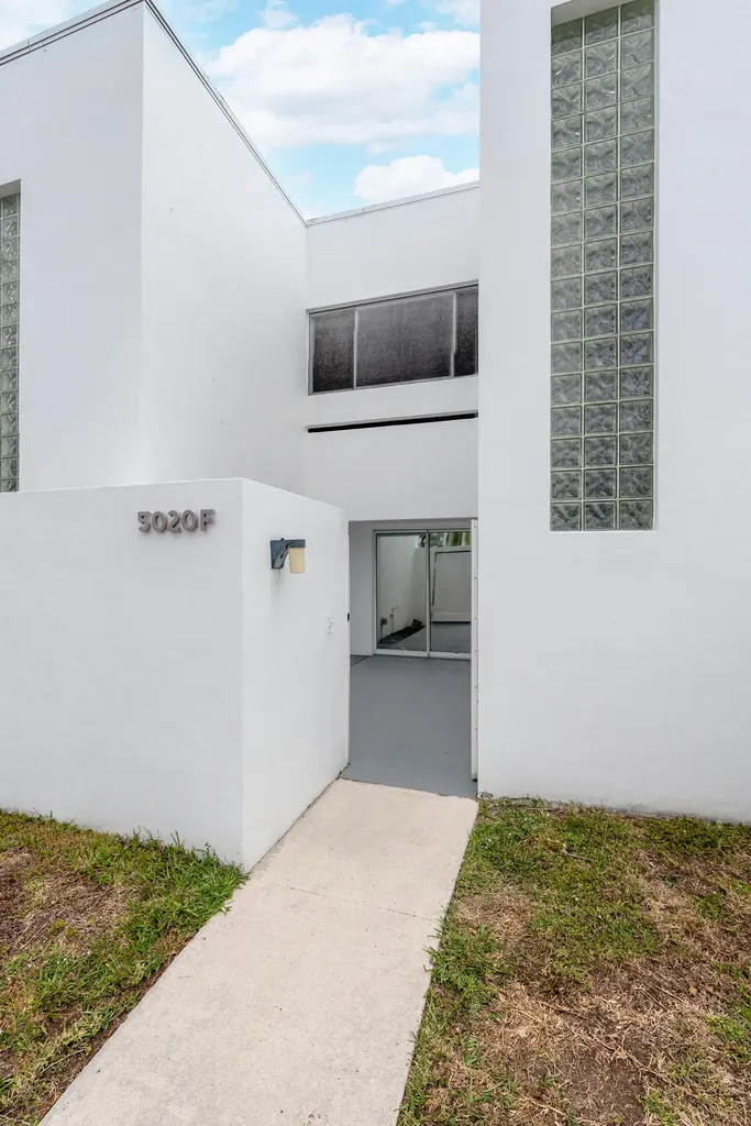 5020 Elmhurst Road West Palm Beach FL 33417