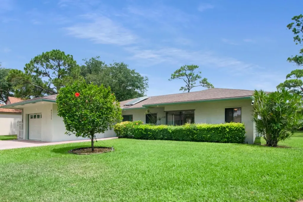 4131 Grove Park Lane Boynton Beach FL 33436