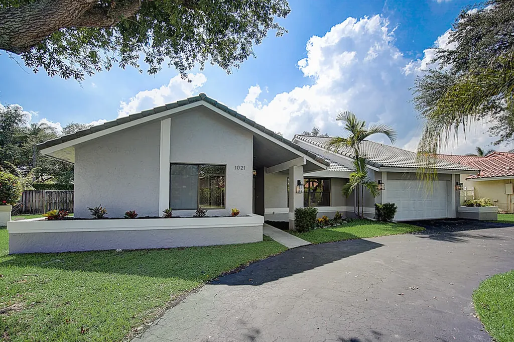 1021 NW 101st Way Plantation FL 33322