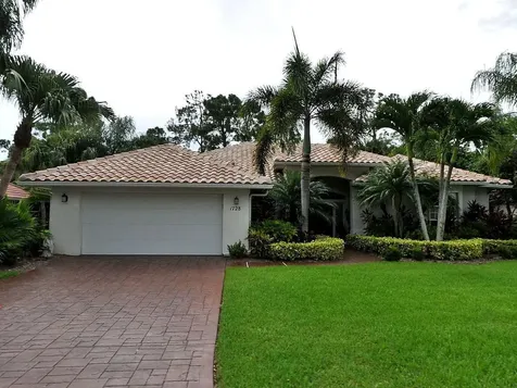 1728 SW Mockingbird Drive Port St Lucie FL 34986