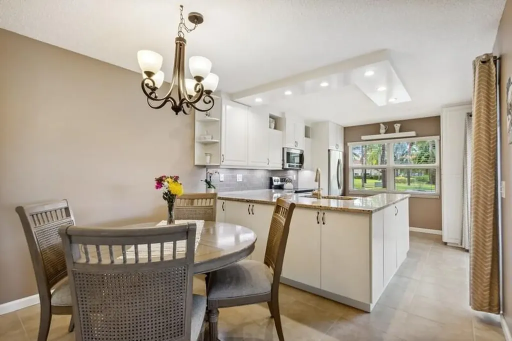 25 Bedford Court Royal Palm Beach FL 33411