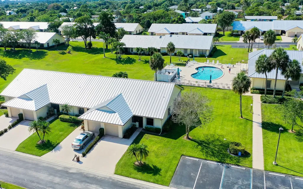 7848 SE Sugar Sand Circle Hobe Sound FL 33455