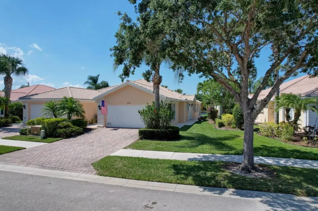 9102 SE Retreat Drive Hobe Sound FL 33455