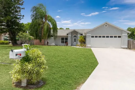 843 SW Thrift Avenue Port St Lucie FL 34953