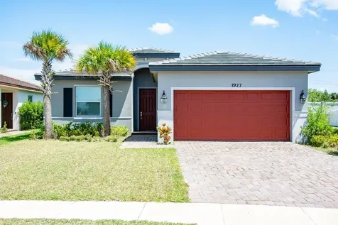 7927 NW Greenbank Circle Port St Lucie FL 34987