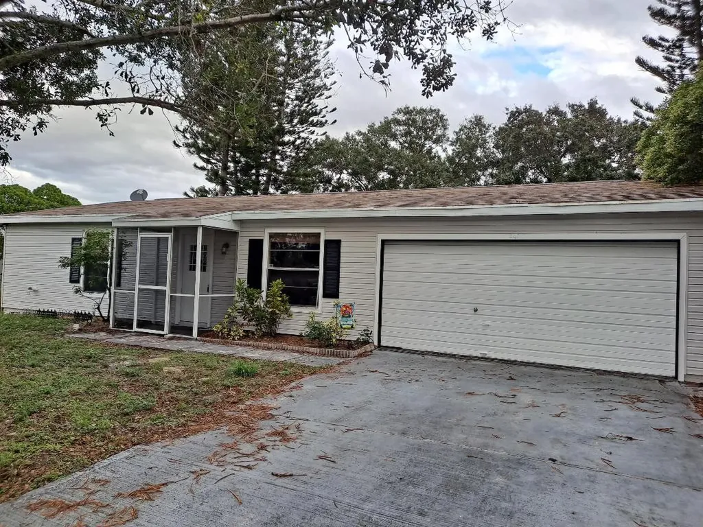 547 NW North Macedo Boulevard Port St Lucie FL 34983
